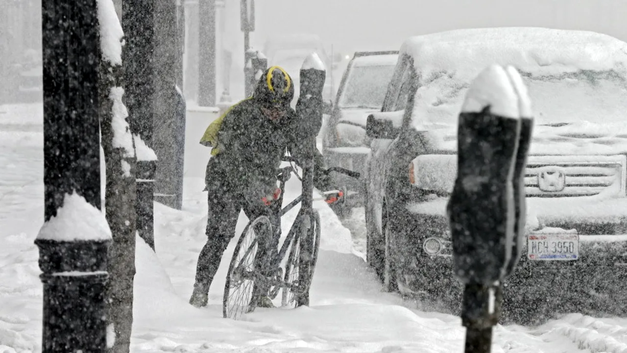 Cel puțin 17 persoane au murit în SUA pe fondul temperaturilor scăzute și a ninsorilor
