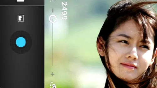 Telefonul-tabletă pregătit de chinezi: are cameră foto de 32 MP 