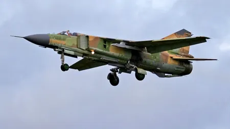 Avion de vânătoare sirian, prăbușit la granița cu Turcia. Pilotul, salvat