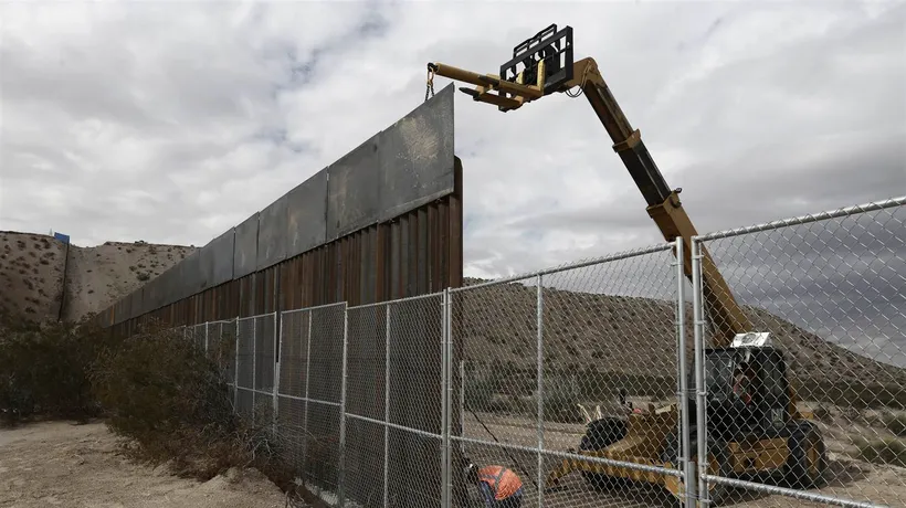 Trump n-a primit bani de la Congres pentru celebrul său zid la granița cu Mexicul