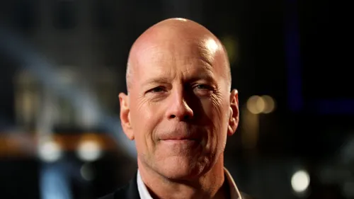 Bruce Willis va folosi o dublură digitală în filmele sale. De ce afecțiune suferă actorul