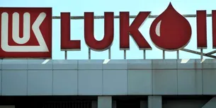 Rușii de la Lukoil sunt buni de plată. ANAF le impută IMPOZITUL neplătit pe anul 2021