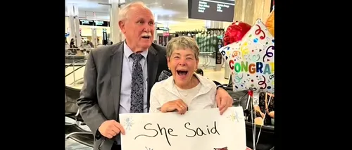 VIDEO EMOȚIONANT. Un bărbat şi-a cerut în căsătorie iubita din liceu, după 60 de ani. „Vom face din fiecare zi o aventură interesantă”
