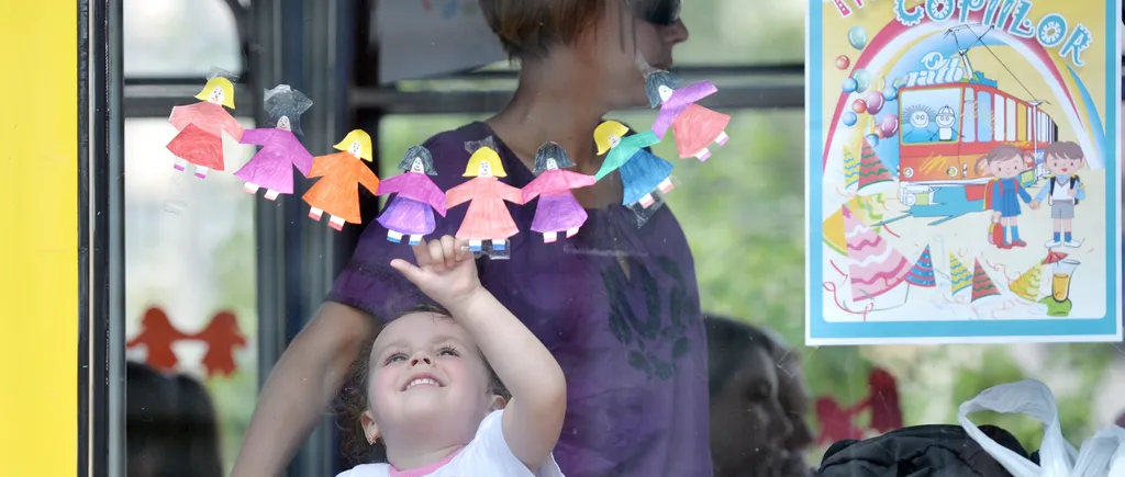 Tramvaiul copiilor, cadoul RATB de Ziua Copilului. VIDEO și FOTO