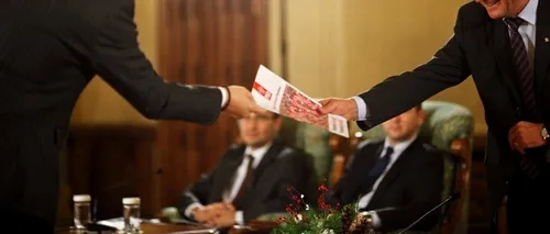 EXCLUSIV. Ce conține bilețelul pe care Victor Ponta i l-a dus astăzi lui Traian Băsescu. Răspunsul președintelui