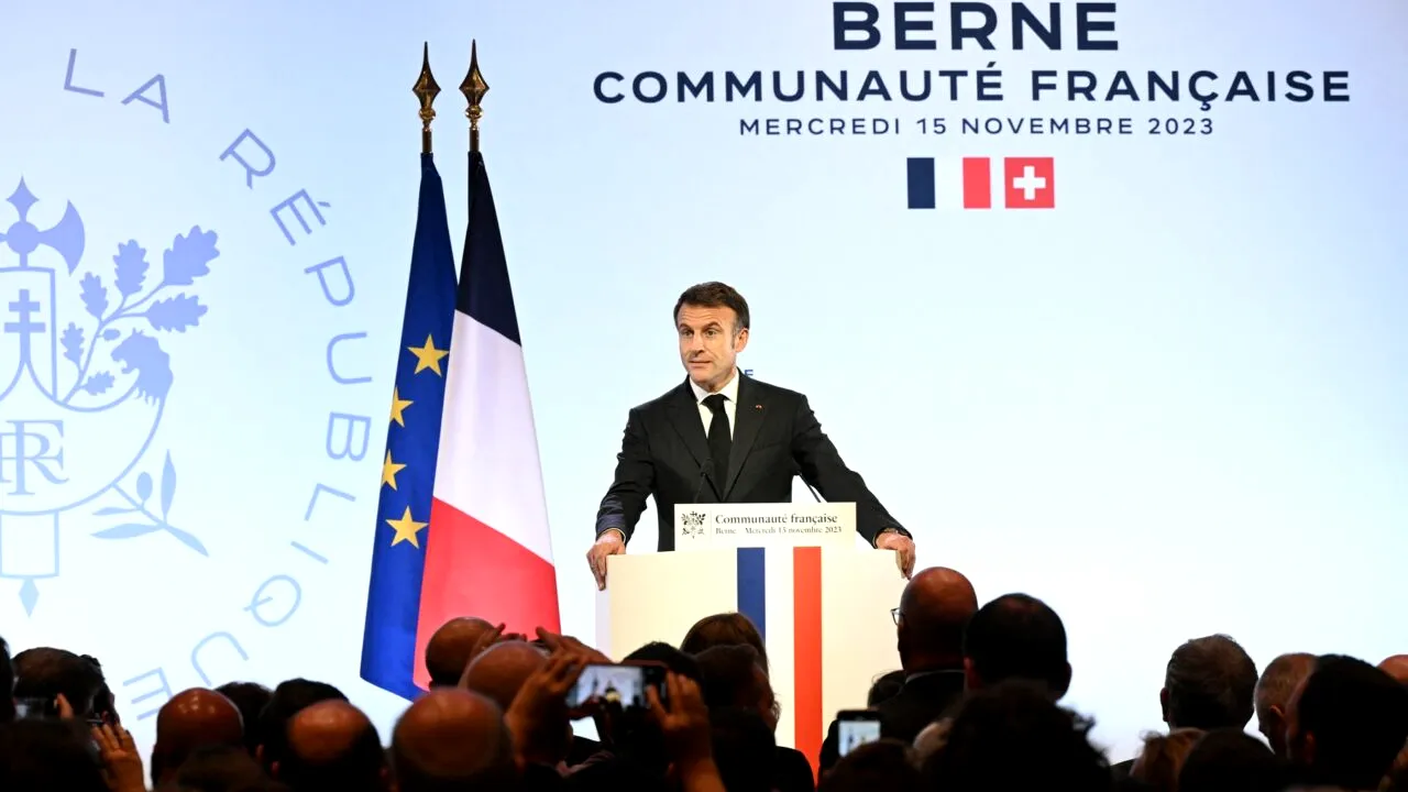 Emmanuel Macron reafirmă susținerea pentru Israel, dar condamnă atacurile asupra infrastructurii civile