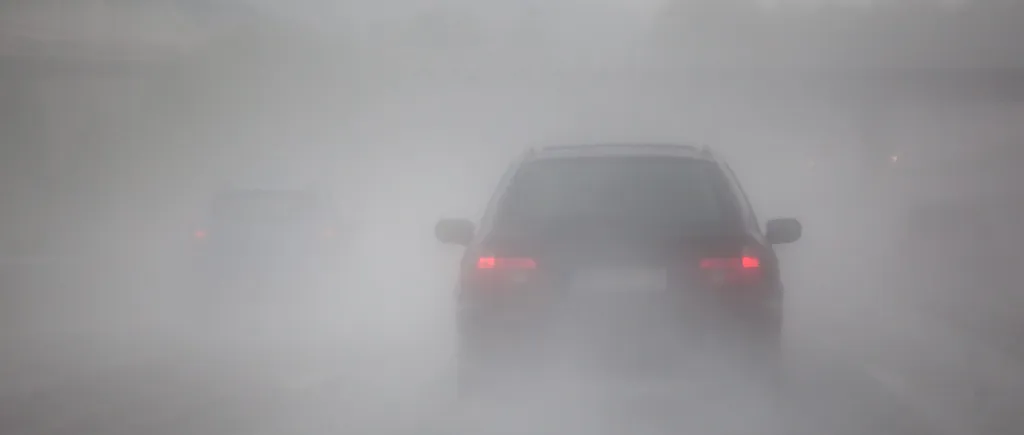Atenție șoferi! Cod galben de vânt și ceață în mai multe zone din România