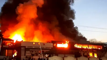 Protestatarii din Iran au incendiat benzinării și simboluri ale regimului de la Teheran în valul masiv de revolte anti-guvernamentale