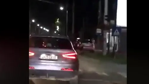 DOI COCALARI într-o mașină de București ÎMPUȘCĂ oameni pe stradă. Imaginile filmate de un martor în trafic au ajuns și la polițiști