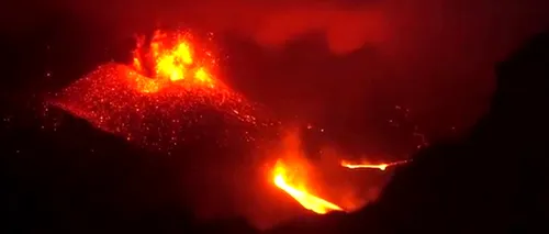 Aeroportul din Bali a fost închis din cauza erupției unui vulcan