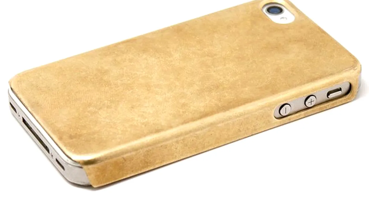 La început a fost o glumă. Cine își cumpără carcasă din aur pentru iPhone