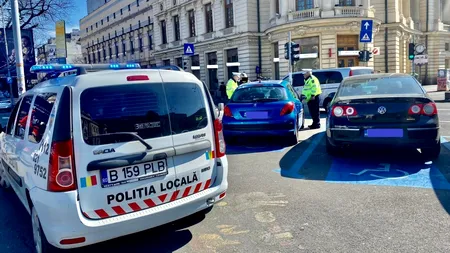 Cinci persoane cu comportament SUSPECT au fost oprite de polițiștii locali, în Centrul Vechi al Capitalei. Ce au găsit în mașina lor