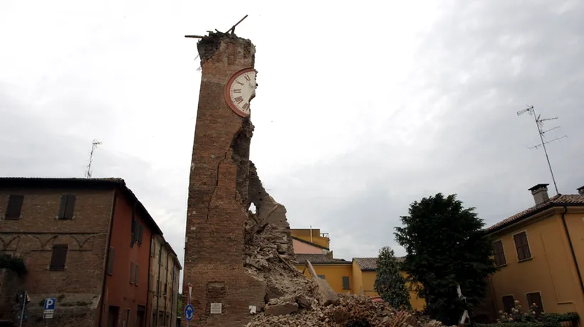 Cicliștii participanți în Turul Italiei au ținut un moment de reculegere, în memoria victimelor cutremurului din Italia