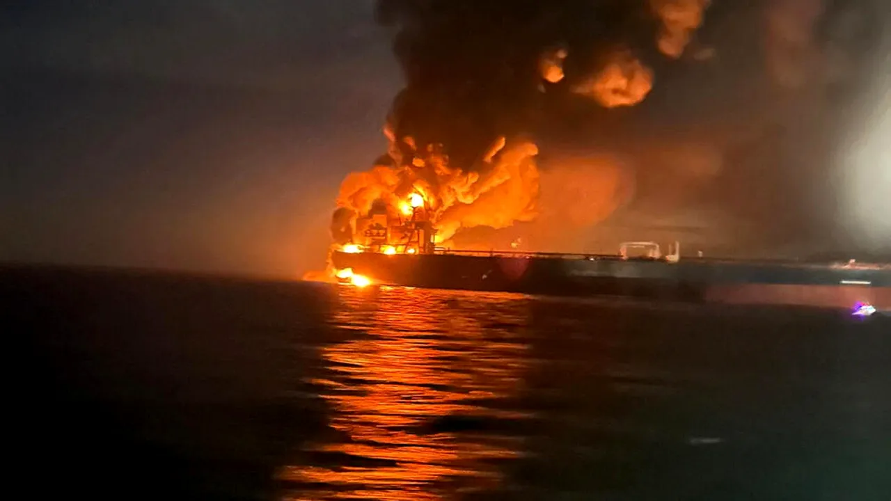 Ucraina atacă la mii de kilometri distanță. SBU a distrus un petrolier din „flota fantomă” a Rusiei în Marea Mediterană