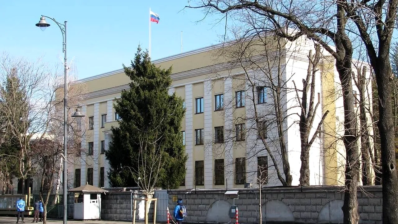 Ambasada Rusiei la București le cere rușilor din România care au fost discriminați, au fost victime ale violenței sau amenințați să anunțe misiunea diplomatică