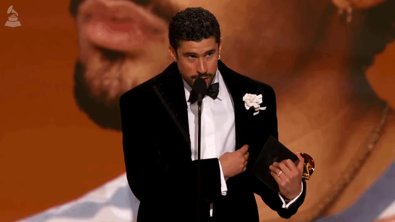 Istorie la Premiile Grammy. Bad Bunny este primul artist de limbă spaniolă care câștigă trofeul pentru Albumul Anului