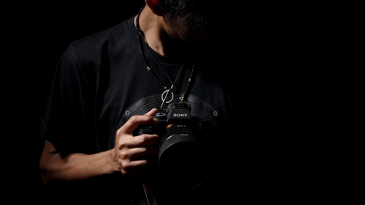 Este uluitor ce a decis instanța în cazul unui bărbat din București care filma femei în toaleta unei clinici private