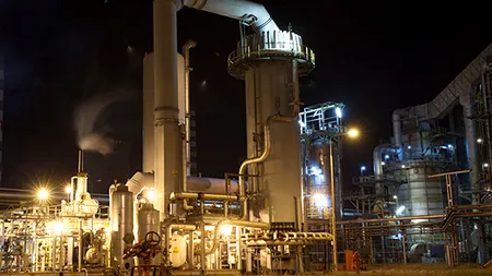 Cum prezintă presa rusă explozia de la rafinăria Petrotel Lukoil din Ploiești: Petrolului „indezirabil” i s-a dat foc