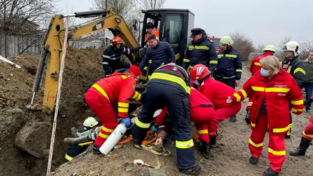 Imagini dramatice. Un muncitor a murit în Prahova după ce un mal de pământ s-a surpat peste el