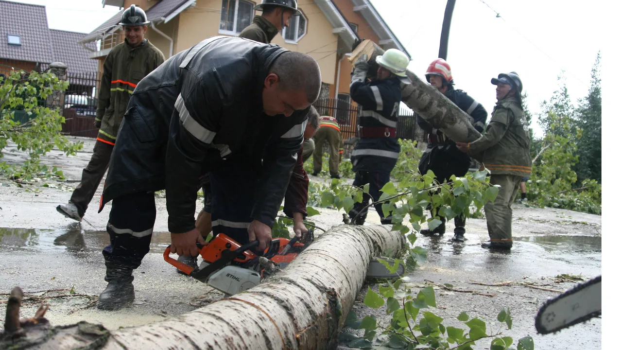 VREMEA. Avertizare cod galben de vânt puternic în nouă județe