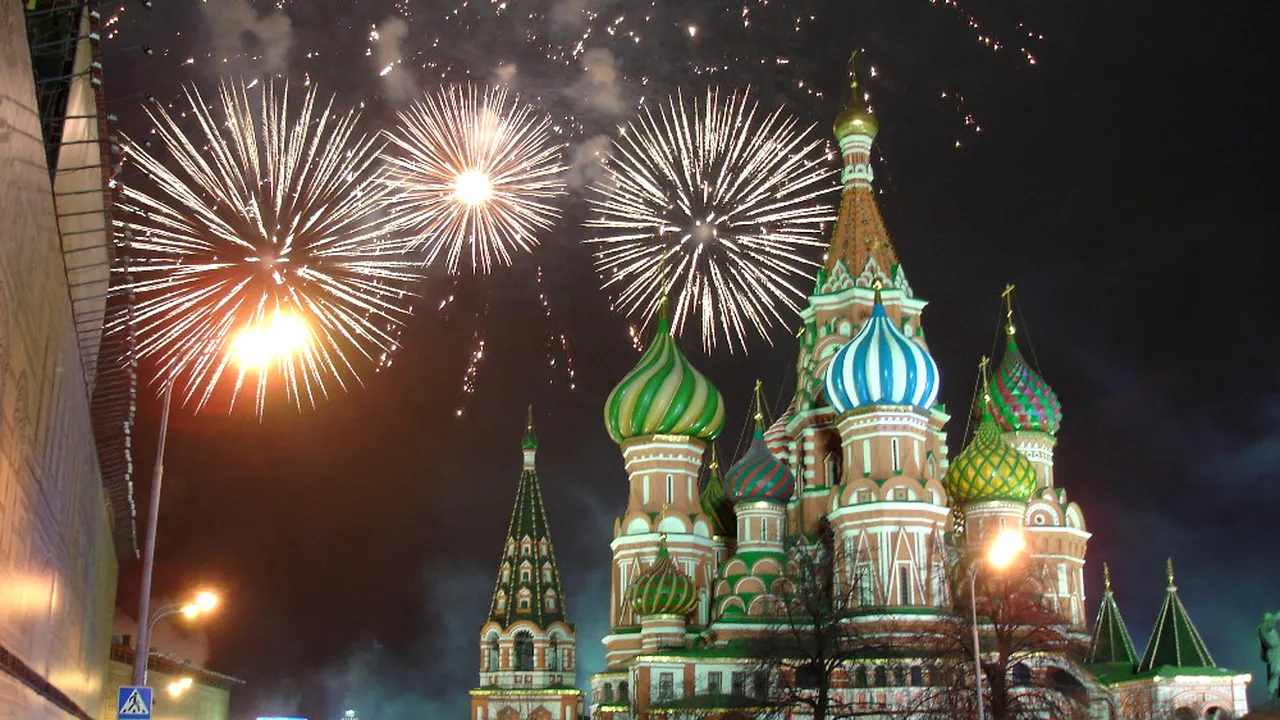 Revelionul în jurul lumii. Ce fac rușii după ce beau șampania de la miezul nopții