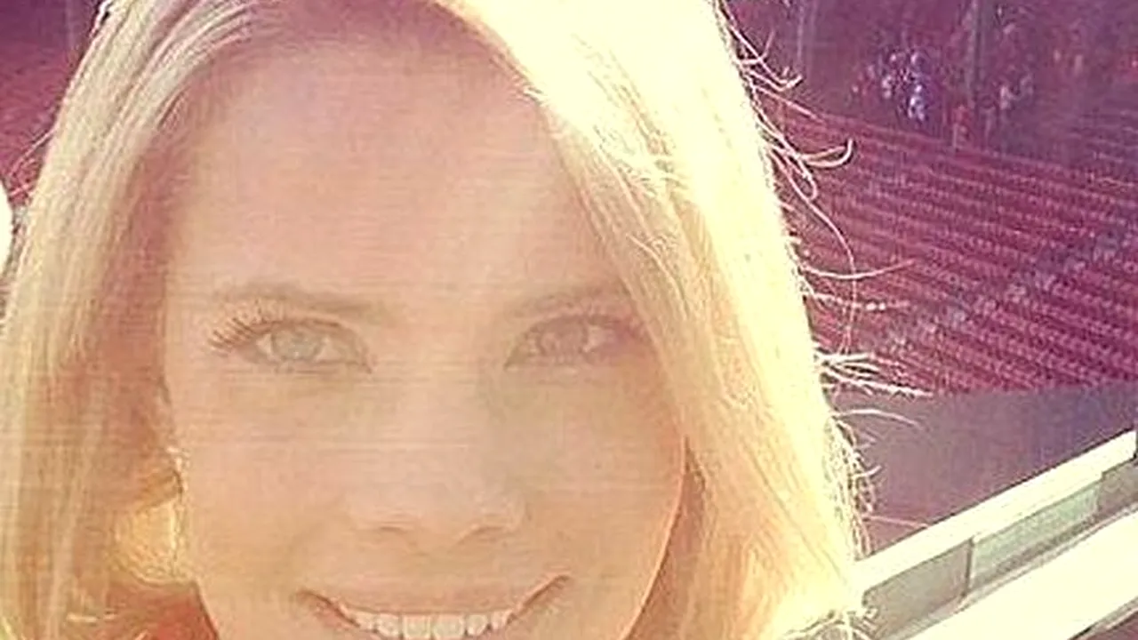 FOTO: Ce apare în poza pe care o jurnalistă și-a făcut-o pe un stadion