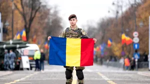 Ministrul Apărării, mesaj de Ziua Națională: „În fiecare zi să aducem omagiu eroilor națiunii române”