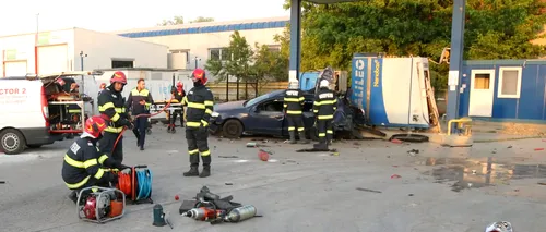 FOTO & VIDEO | O persoană a murit după ce o mașină a explodat într-o stație de încărcare cu gaz, lângă București