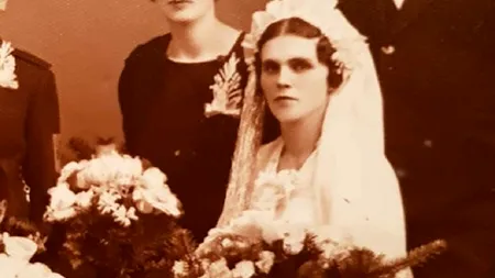 Povestea miresei care a MURIT în ziua nunții, într-un accident de mașină. Legenda spune că Margareta își caută și acum soțul pe „Drumul Crucilor”