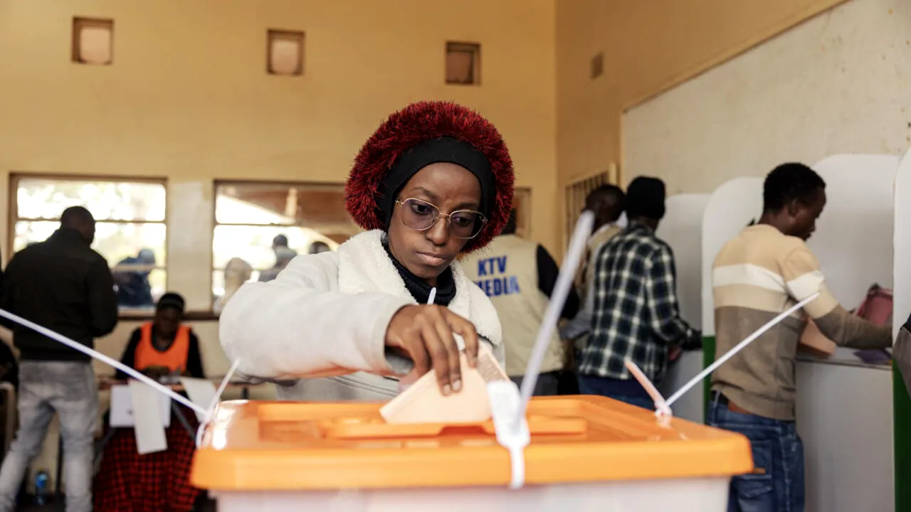Haos la alegerile din Zambia. Numărarea voturilor a fost suspendată temporar din cauza violențelor și a furtului buletinelor de vot deja ștampilate