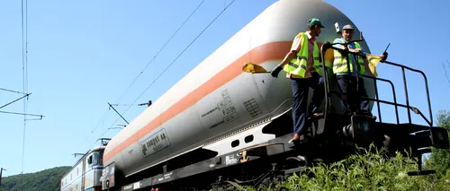 Traficul feroviar este blocat în Cluj. Un tren cu trei vagoane de motorină s-a răsturnat