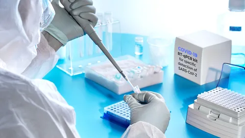 8 ȘTIRI DE LA ORA 8. Patru județe nu au mai raportat niciun caz nou de COVID-19 în timp ce un medic lansează o nouă ipoteză: „Testele PCR dau foarte multe erori / Este vorba de malpraxis evident”