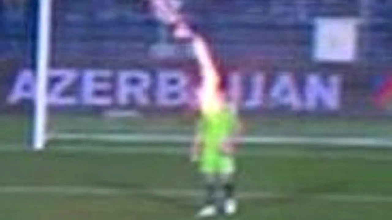 Portarul Rusiei a fost lovit cu o fumigenă în cap, în meciul cu Muntenegru. Partida a fost până la urmă abandonată