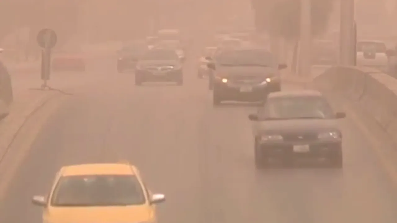 Bombardamentele din Siria, întrerupte de o furtună de nisip înregistrată în Orientul Mijlociu