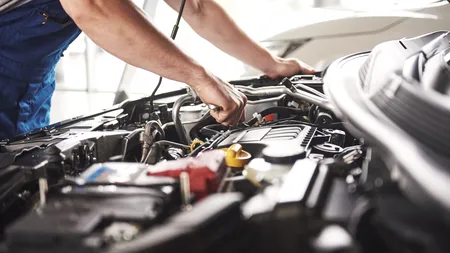 Ieșean AMENDAT cu 7.500 de lei de Garda de Mediu pentru un service auto clandestin, „păsuit” în instanță pentru că e prea „sărac”: „E suficient”