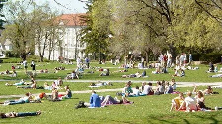 O nouă perspectivă a crizei din SUA. Cum au ajuns studenții datori-vânduți la bănci