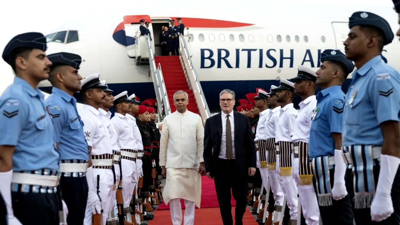 Keir Starmer efectuează o vizită de două zile în INDIA/ Londra și New Delhi își consolidează parteneriatul comercial