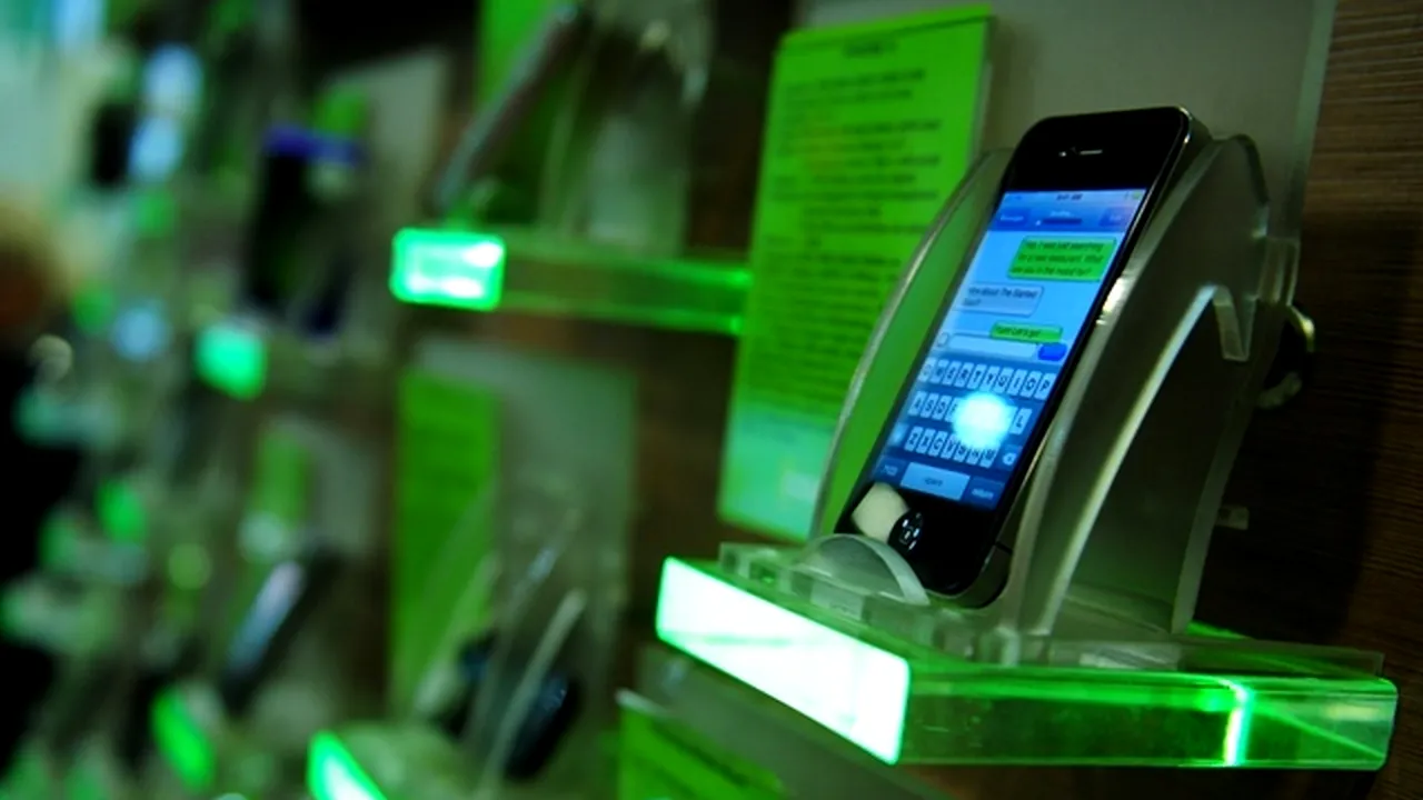 Cosmote România va începe joi să vândă iPhone 5