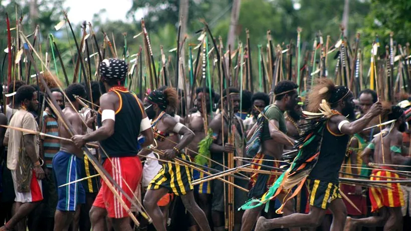 Zeci de canibali, arestați în Papua Noua Guinee. Practicile macabre are unei grupări care ar putea număra 1.000 de membri