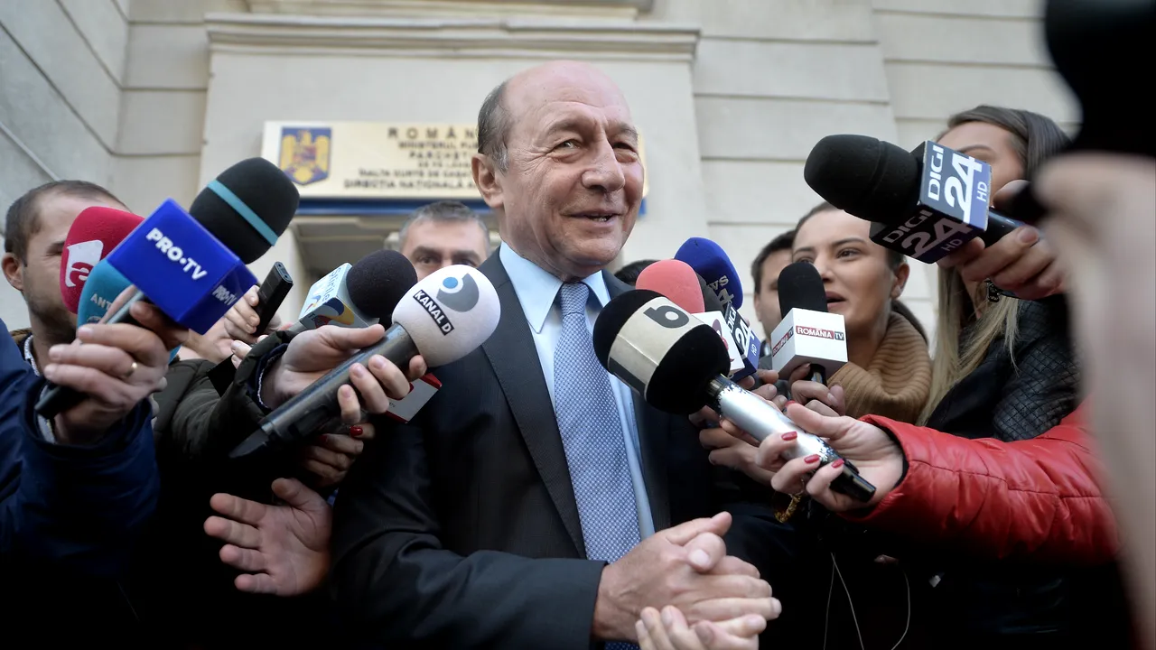 Băsescu NU NEAGĂ o eventuală candidatură la europarlamentare. Cristoiu: Ar fi O REVOLUȚIE