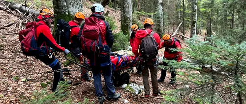 Acțiune DRAMATICĂ în Piatra Craiului. Salvamontiștii s-au luptat, timp de 17 ore, să salveze viața unui bărbat accidentat la coloana vertebrală