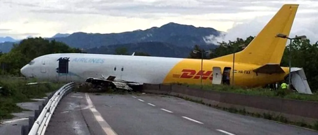 Un avion a ratat aterizarea pe aeroportul din Milano și a ajuns pe o autostradă