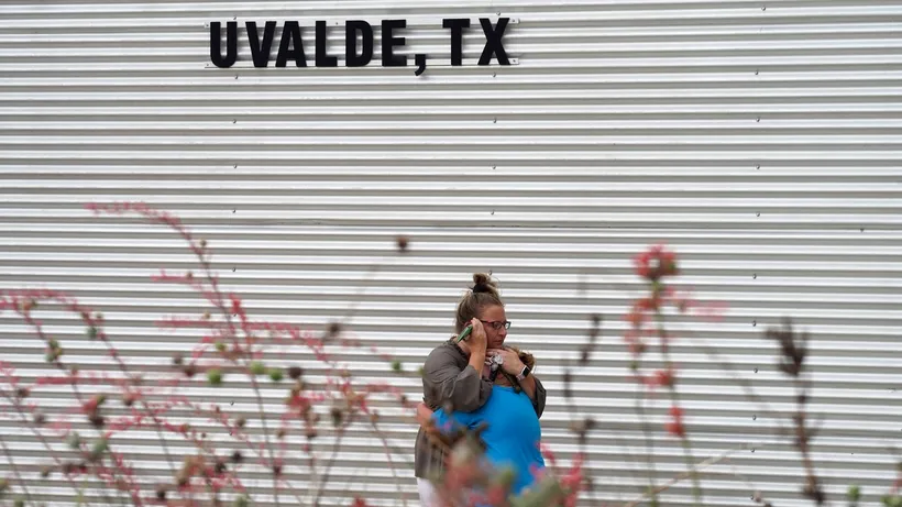 Şcoala din Texas unde un tânăr a ucis 19 elevi şi doi profesori va fi demolată. „Nu poți niciodată să ceri unui copil să se întoarcă acolo”
