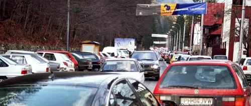 AGLOMERAȚIE PE DN1. Pe sensul către Brașov se circulă în coloană. Rutele recomandate de poliție