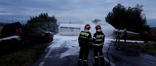 Pericol de explozie pe centura de est a Ploieștiului. O cisternă cu 32 de tone de kerosen, răsturnată pe carosabil (VIDEO)
