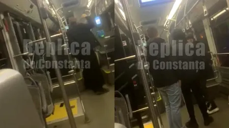 VIDEO | Bărbat SNOPIT în bătaie de un individ în straie de CĂLUGĂR, într-un autobuz, la Constanța