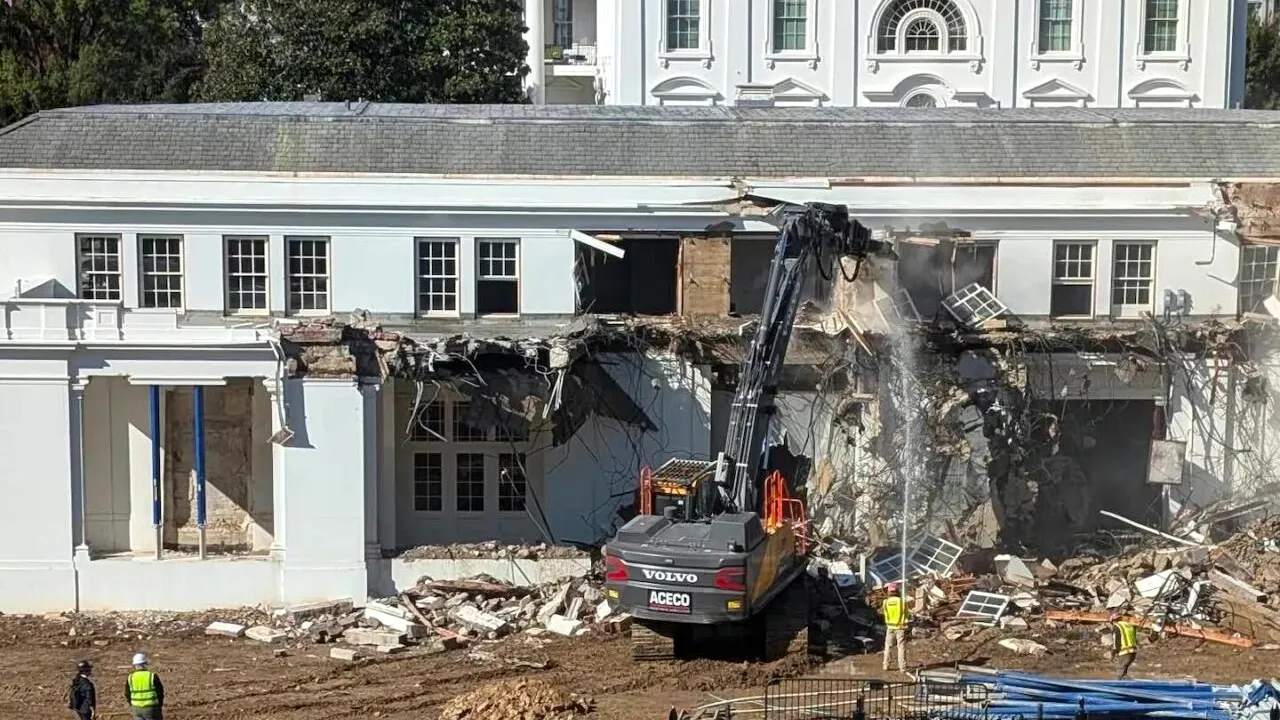 Trump șochează din nou: Dărâmă aripa Casei Albe ca să își facă SALĂ DE BAL de 250 de milioane de dolari. „Vor fi petreceri grandioase”, anunță el