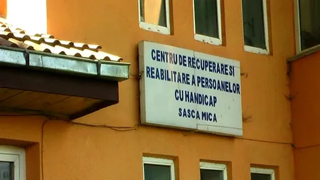 Pacienți cu dizabilități puși să doarmă pe saltele rupte și îmbibate cu urină. Unde sunt centrele groazei
