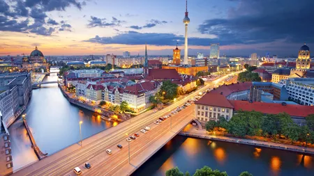 Cine este românca de 38 de ani care a devenit viceprimarul capitalei Germaniei