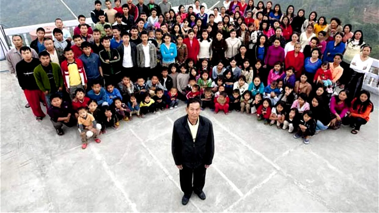 A murit indianul cu 39 de soții. Rudele liderului sectant Ziona Chana locuiesc într-o casă cu 100 de camere